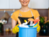 Astuces pour organiser efficacement vos produits de nettoyage domestiques